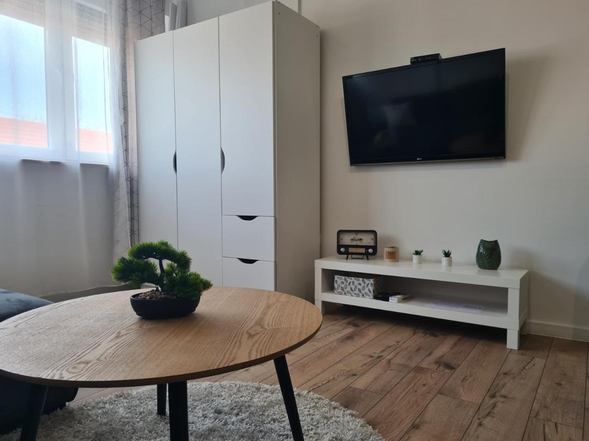 Apartman Id Donji Miholjac Lägenhet Exteriör bild